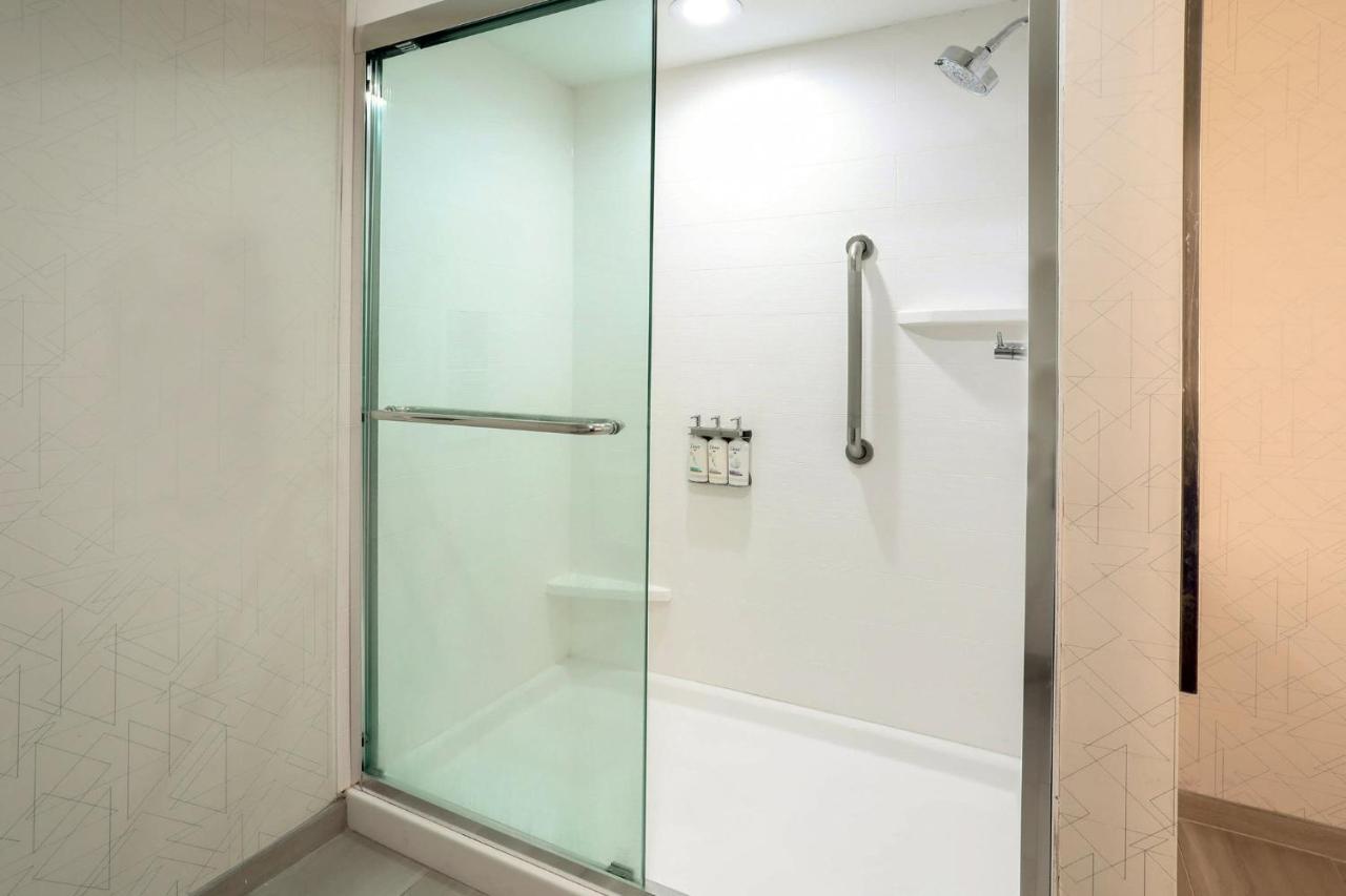 Holiday Inn Express Hotel & Suites Dover By Ihg Экстерьер фото