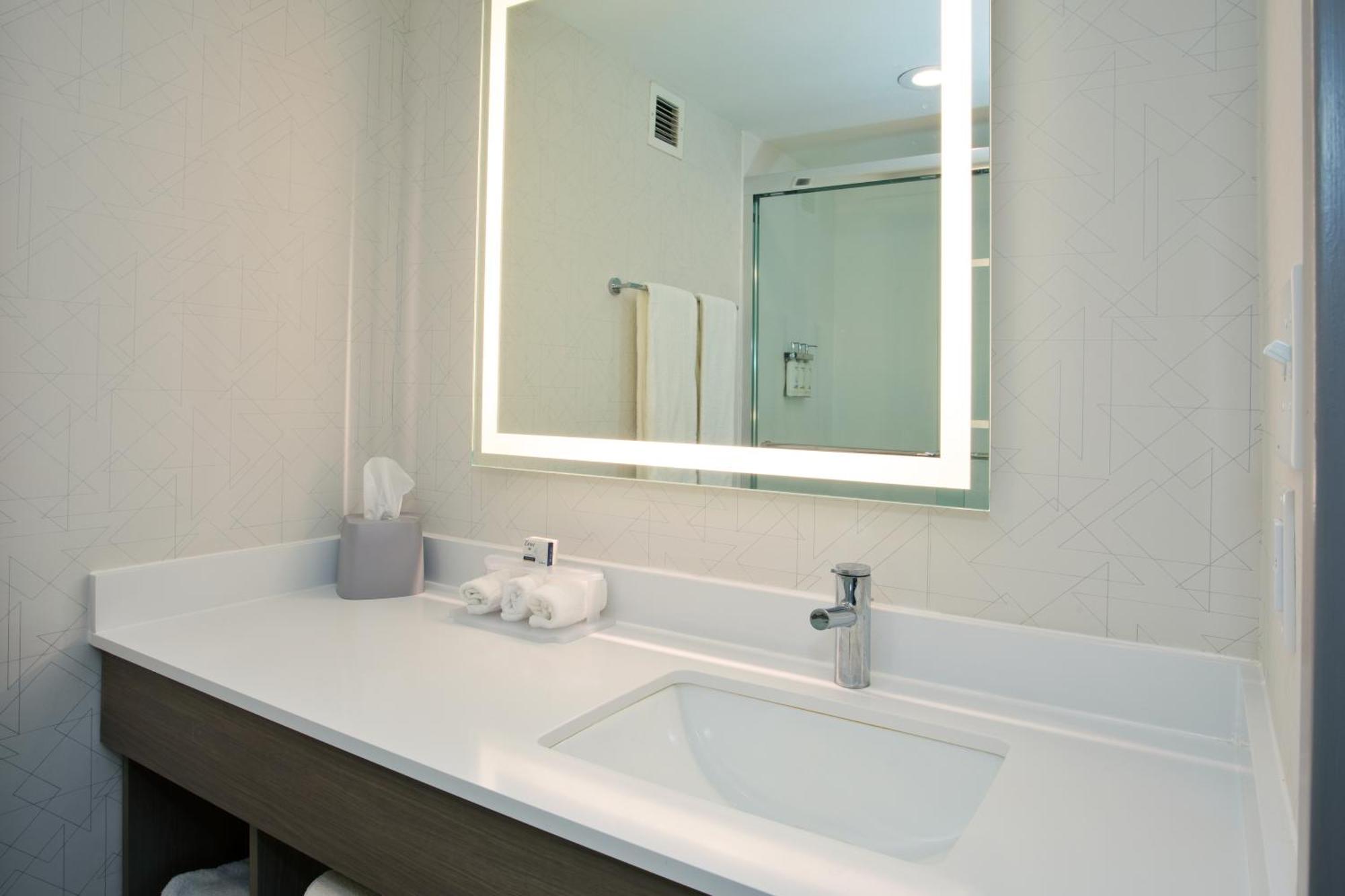 Holiday Inn Express Hotel & Suites Dover By Ihg Экстерьер фото